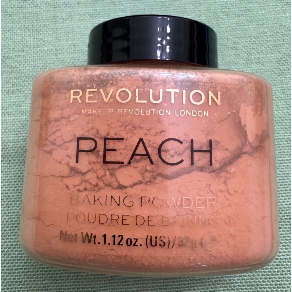 Revolution baking powder in the color peach- Makeup - New‎ -